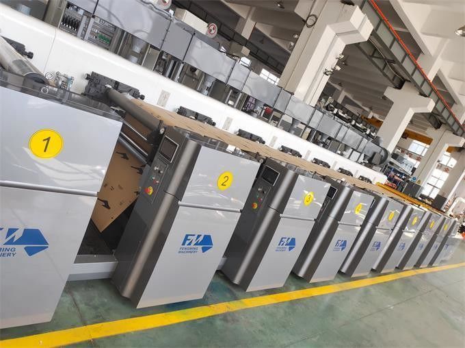 PLC 제어 플렉소 프린팅 머신 다이-컷 반복 286-1200mm와 높은 효율성