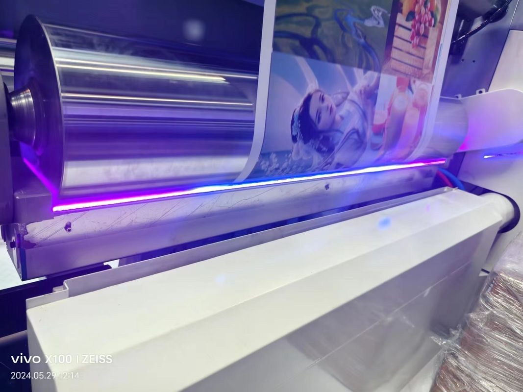 UV 세르보 플렉소 인쇄기 1350mm 롤 투 롤 종이 컵 신품 카드 프린터 인라인 기어 인쇄업소